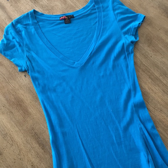 Forever 21 Tops - Women’s Blue V-Neck Tee Forever 21 Tops - Women’s Blue V-Neck Tee